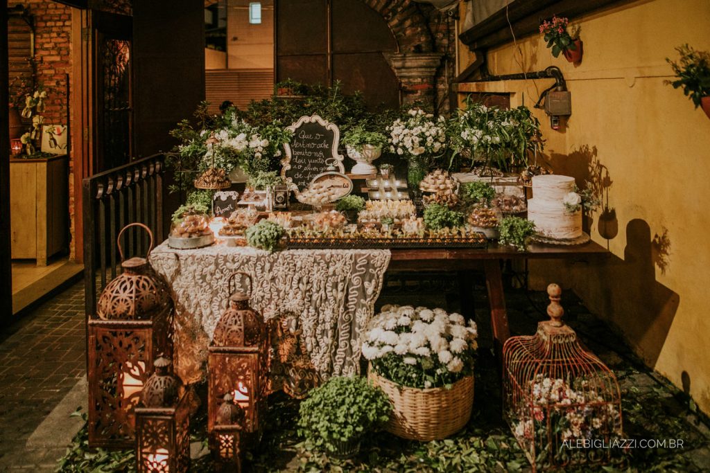 Casamento Branco e Verde qual cor do vestido das madrinhas e Dama de honra? 1