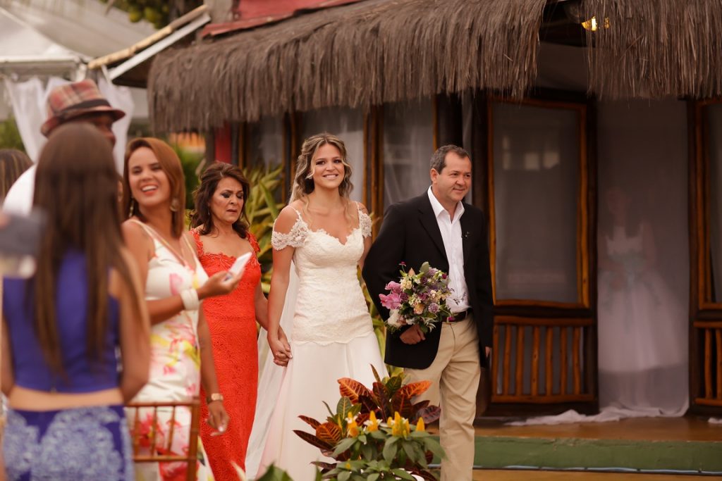 casamento na praia thalita e lindo (76)