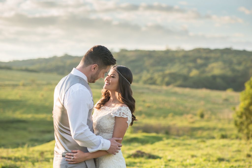 Joyce Kitamura e Victor em casamento na Fazenda Paraíso - Noiva Ansiosa