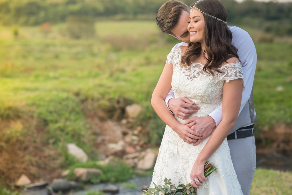 Joyce Kitamura e Victor em casamento na Fazenda Paraíso - Noiva Ansiosa