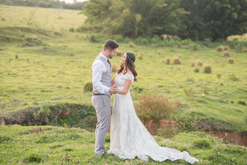 Joyce Kitamura e Victor em casamento na Fazenda Paraíso - Noiva Ansiosa