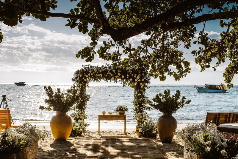 Lindo casamento na praia em Ilhabela - fotos de João Cappa