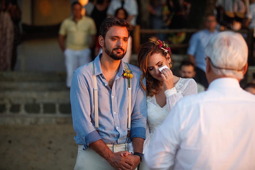 Carol e Rafa Casamento com luz e alegria em Ilhabela