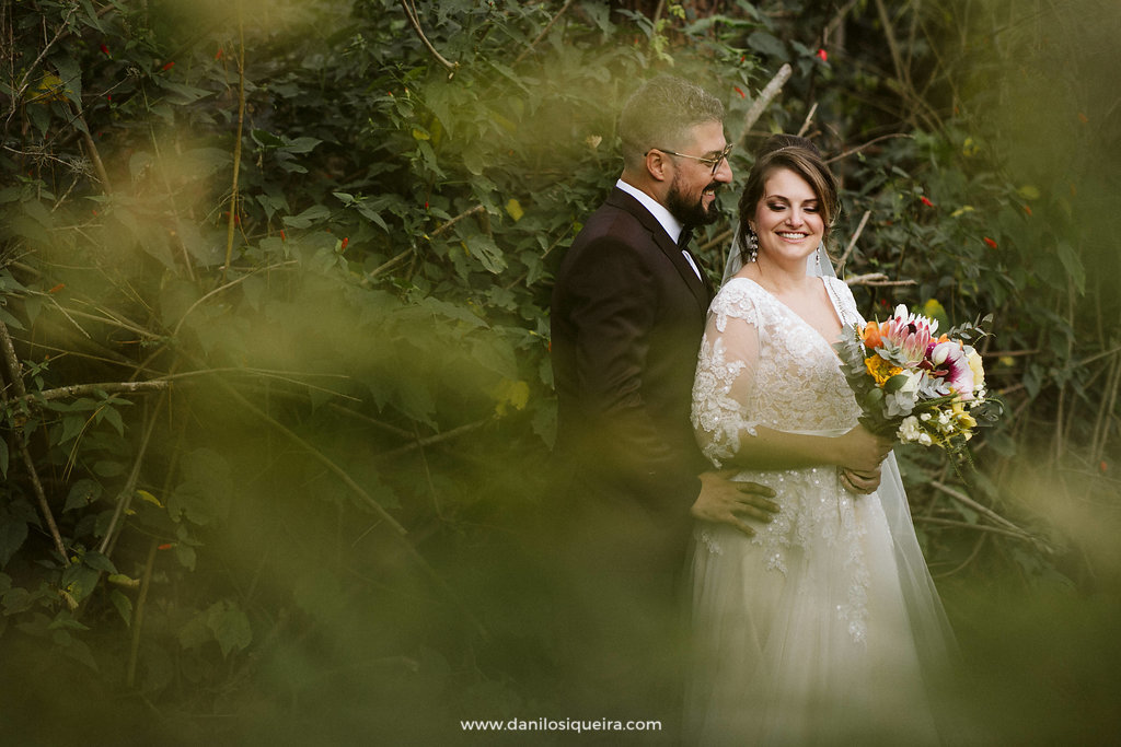 Renata e Fillip | Cores e muito amor para um lindo casamento no campo