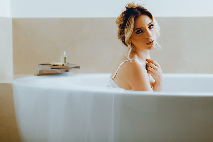 Foto de ensaio boudoir no Hotel Transamerica com lingerie Intimissimi, por Noiva Ansiosa - Foto Seimi Hiraga