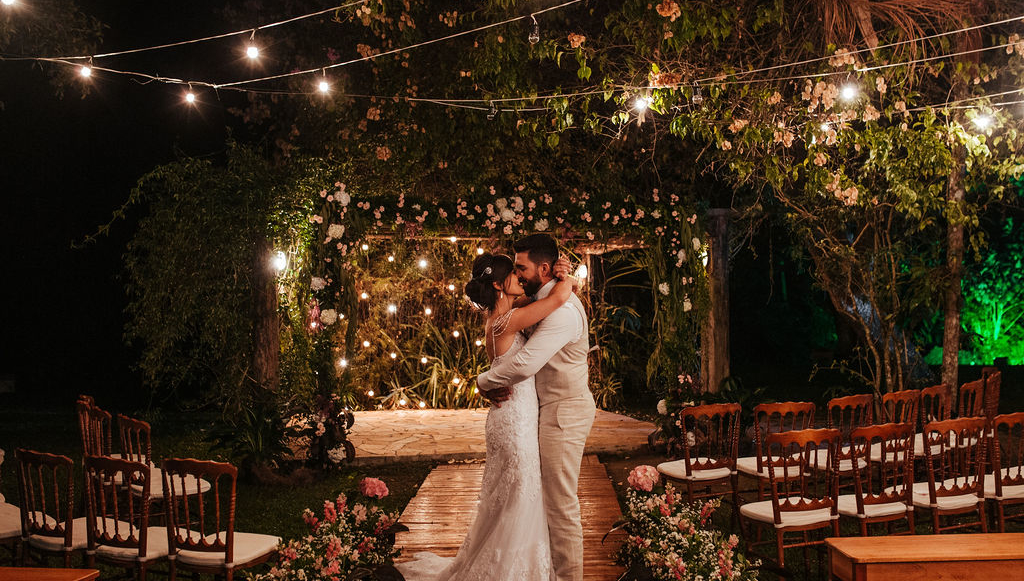 Ana Paula e Pablo  Casamento simples e descontraído em Salesópolis