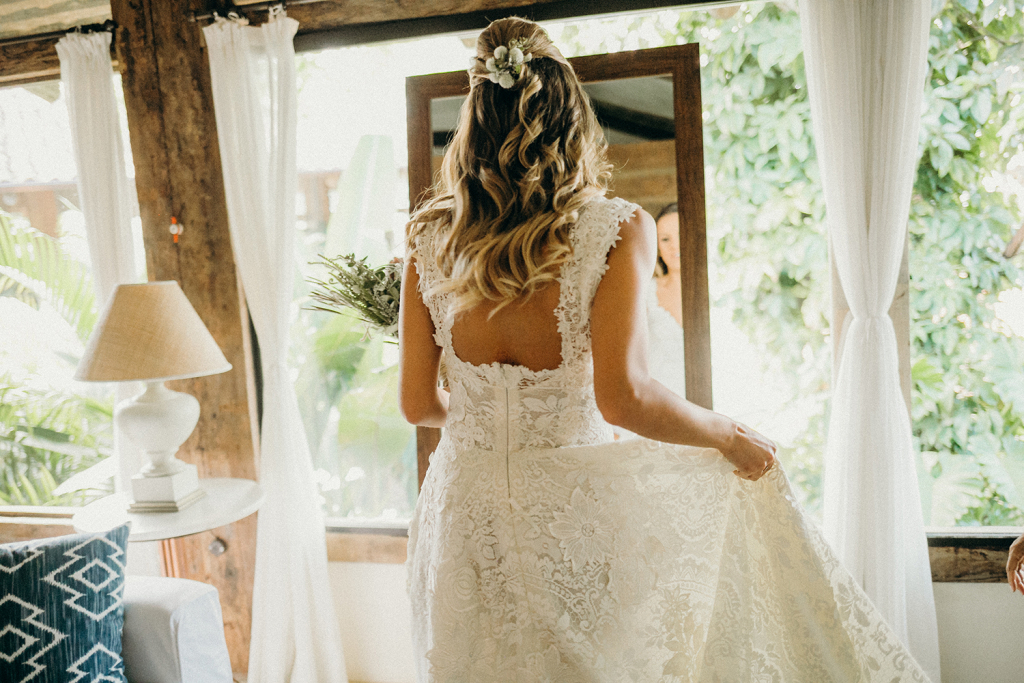 energia em Ilhabela casamento pe na areia gabriella e flavio