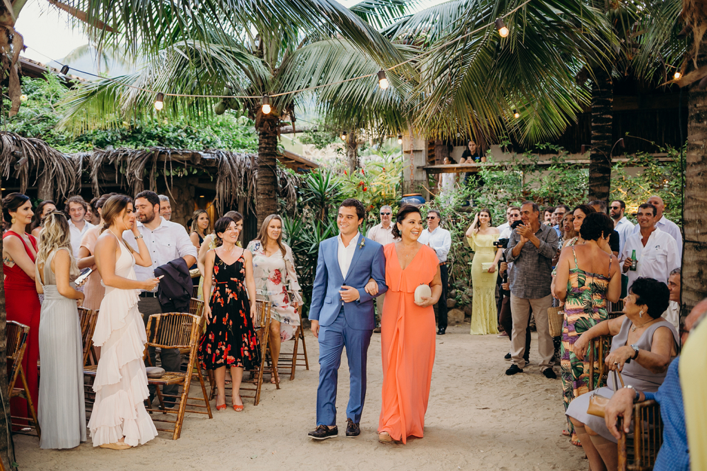 energia em Ilhabela casamento pe na areia gabriella e flavio