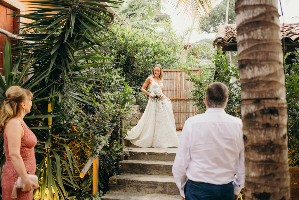 energia em Ilhabela casamento pe na areia gabriella e flavio