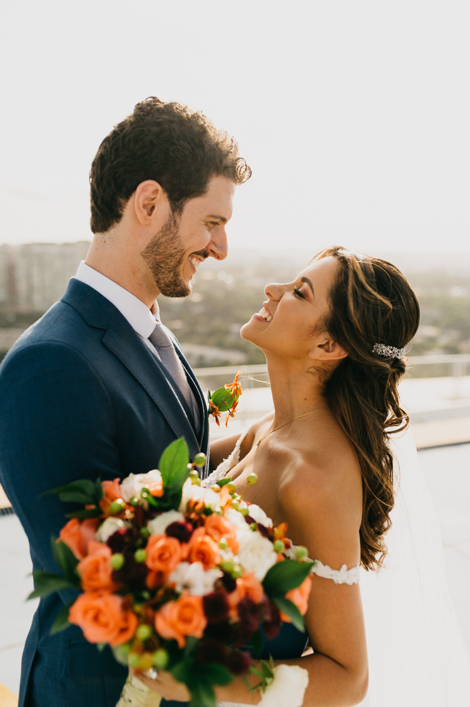 Samila e Gabriel | Casamento urbano e romântico no Trio 19