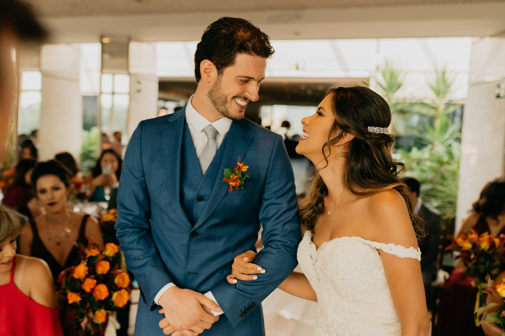 Samila e Gabriel | Casamento urbano e romântico no Trio 19