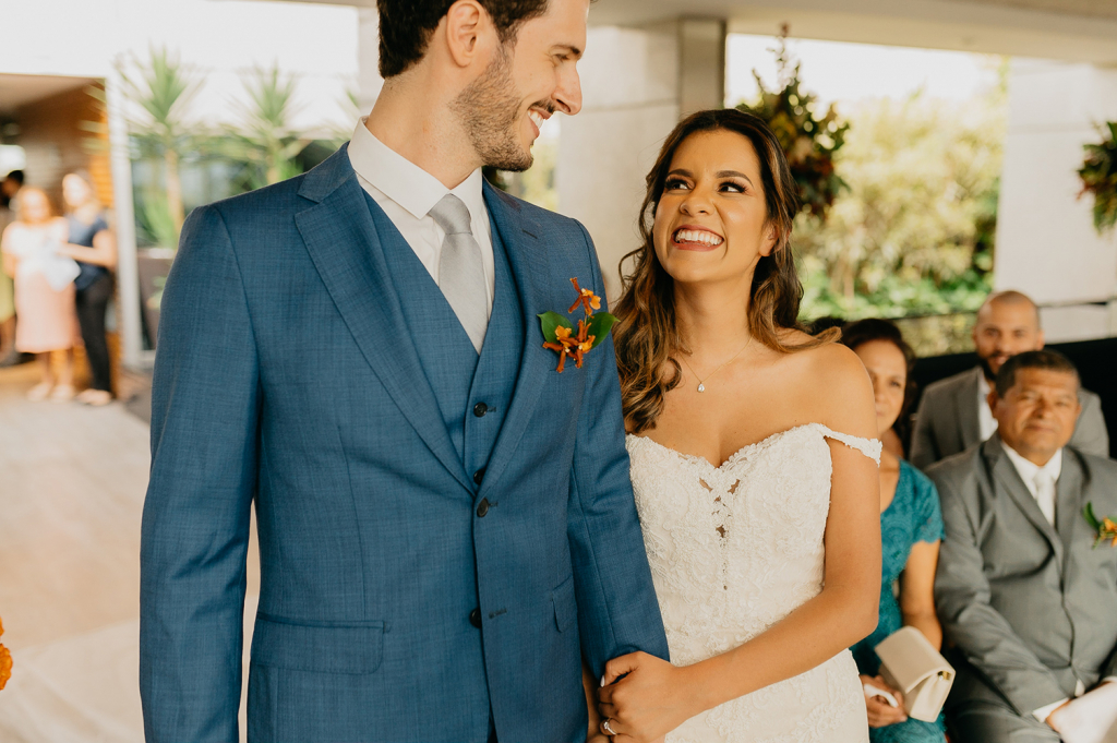 Samila e Gabriel | Casamento urbano e romântico no Trio 19