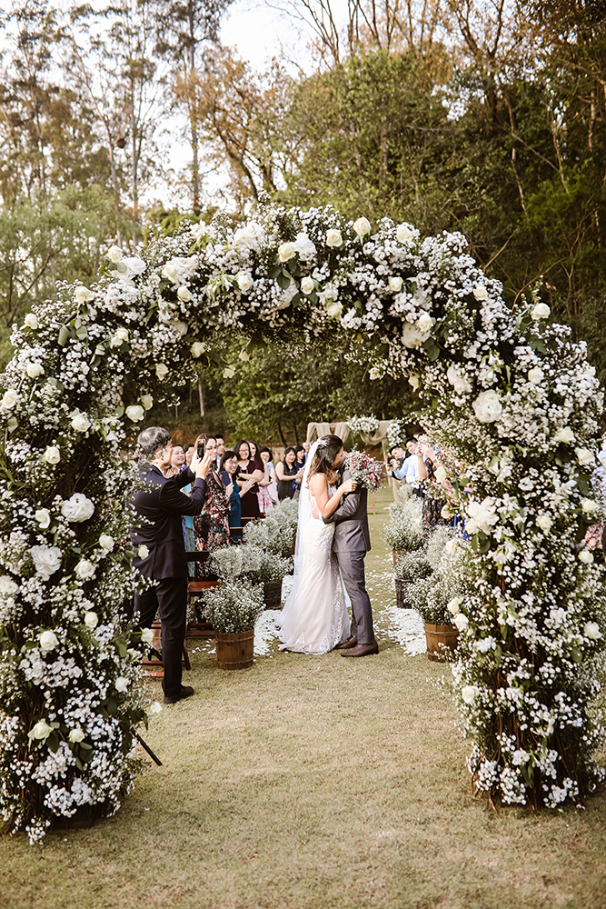 Érica e Thiago | Casamento com cerimônia ao ar livre no Serra dos Cocais