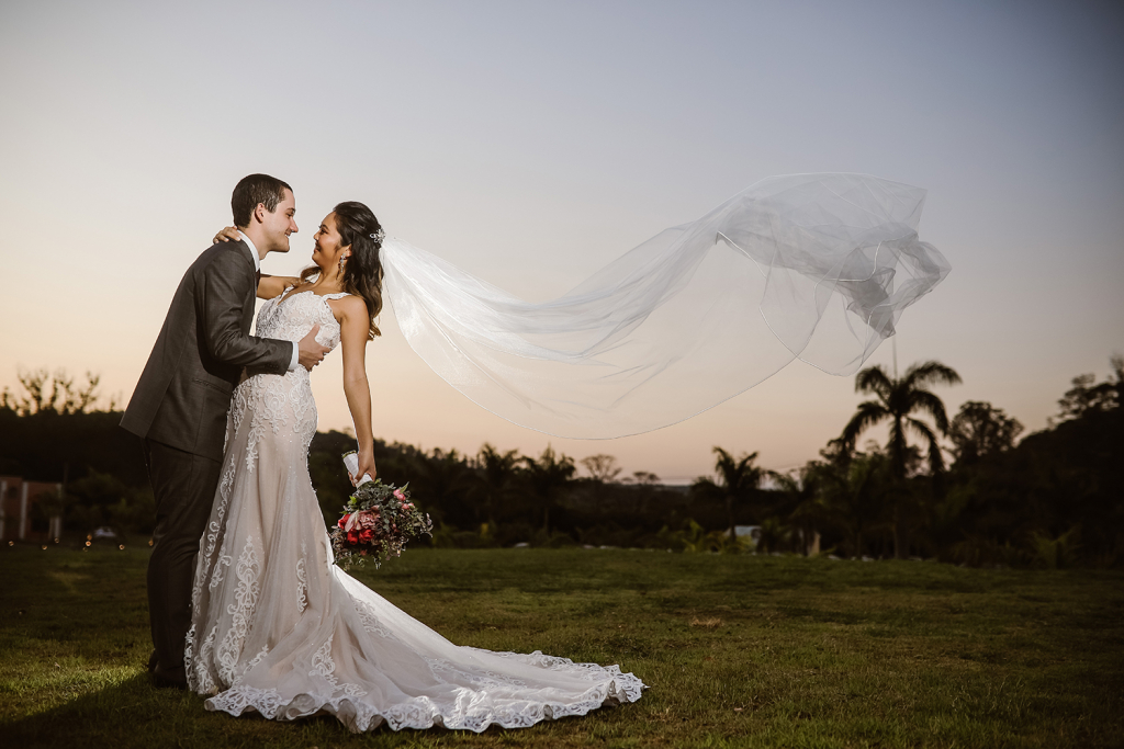 Érica e Thiago | Casamento com cerimônia ao ar livre no Serra dos Cocais