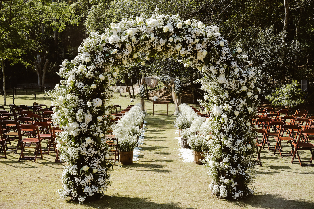 Érica e Thiago | Casamento com cerimônia ao ar livre no Serra dos Cocais