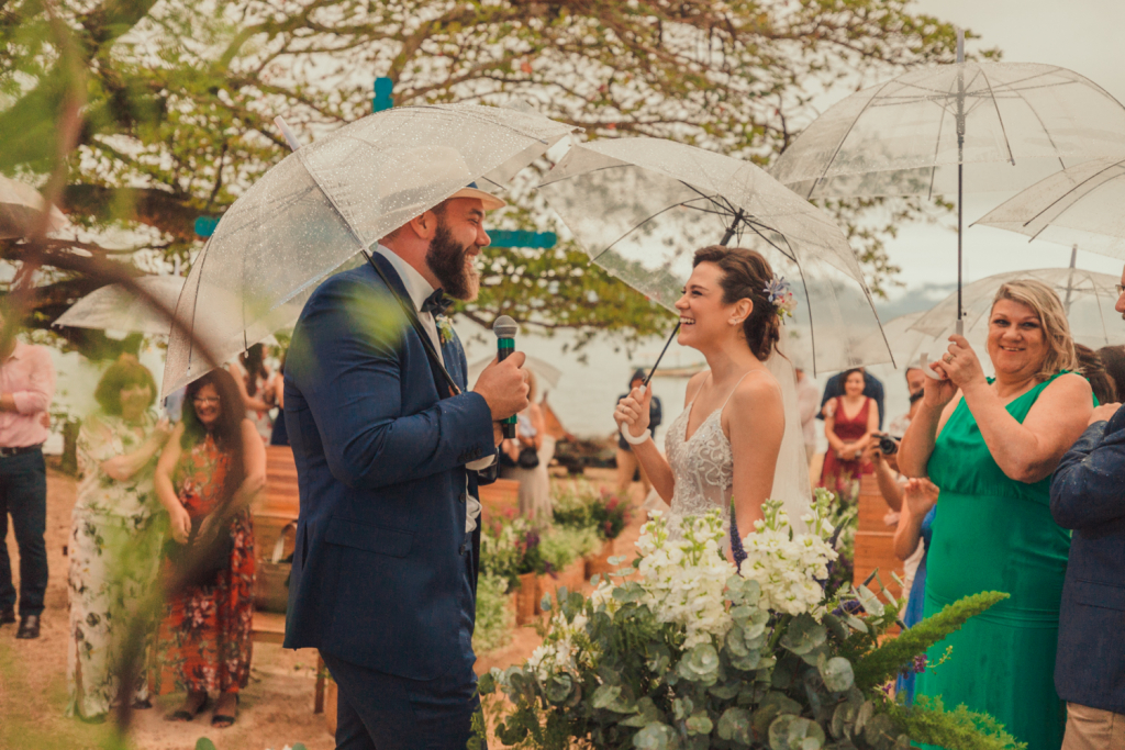 Anna Julia e Thomas Casamento vibrante em Ilhabela