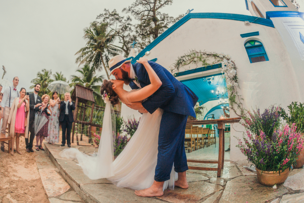 Anna Julia e Thomas Casamento vibrante em Ilhabela