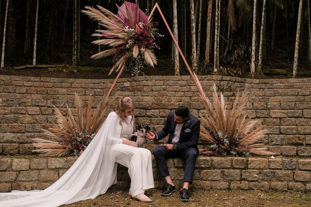 Juliana e Vinicius Casamento na Casa Giardino a dois com amor Karina Matos Assessoria