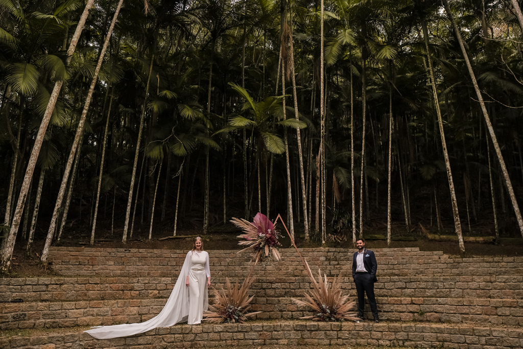 Juliana e Vinicius Casamento na Casa Giardino a dois com amor Karina Matos Assessoria