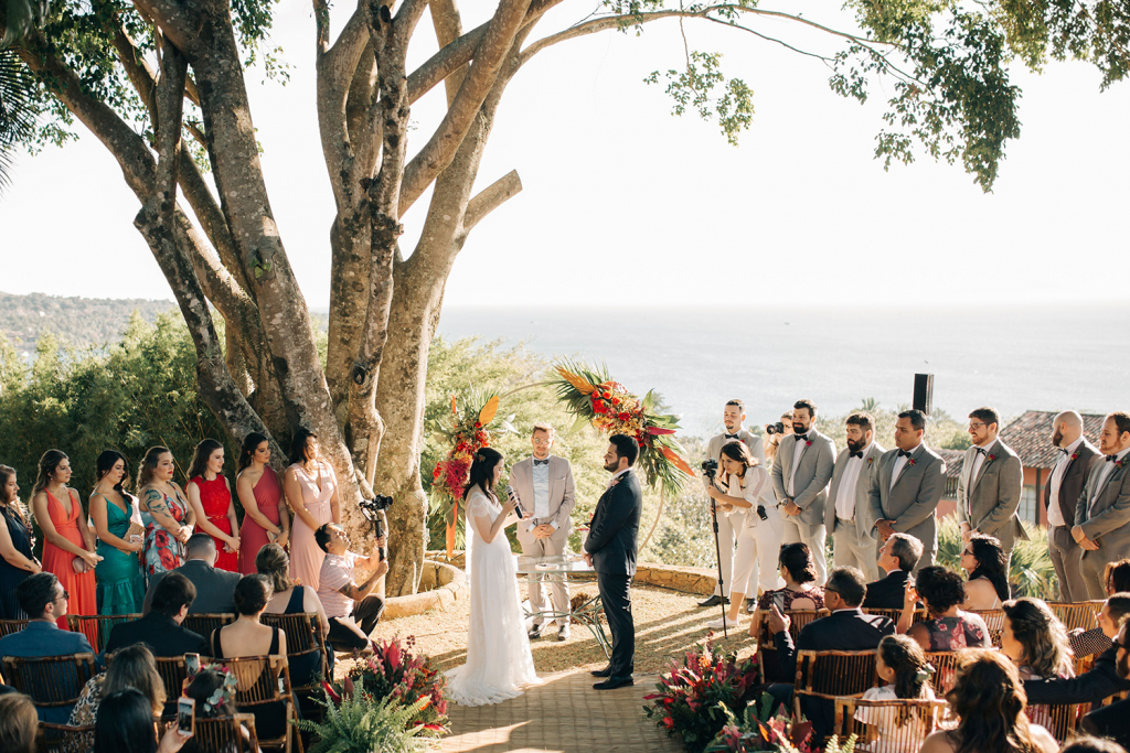 Manu e Cassio Casamento com vista para o mar em Ilhabela