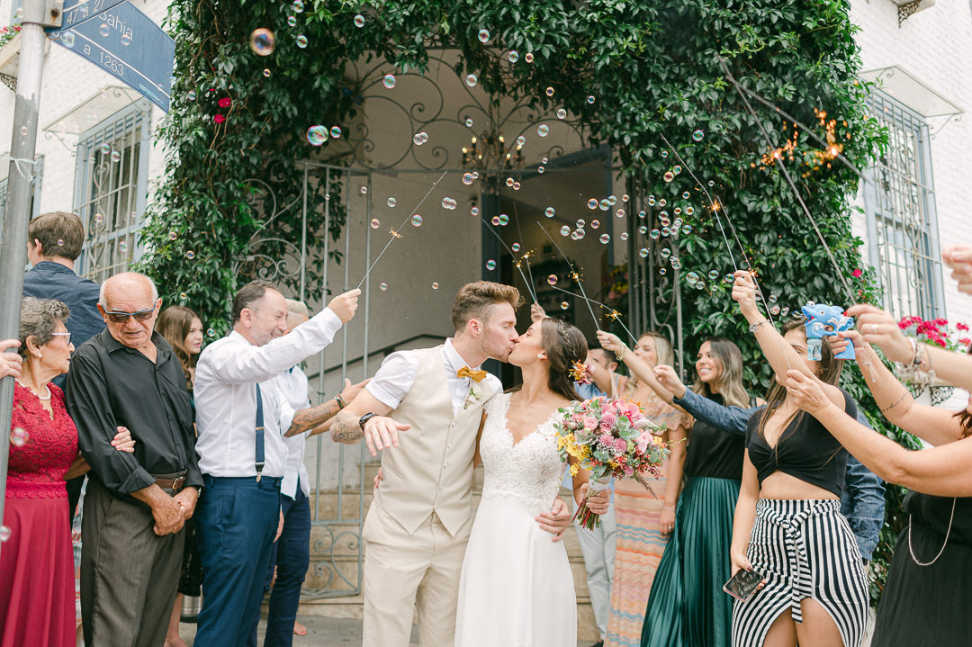 Mini wedding na Casinha Quintal | Casamento encantado de Marina e Luccas