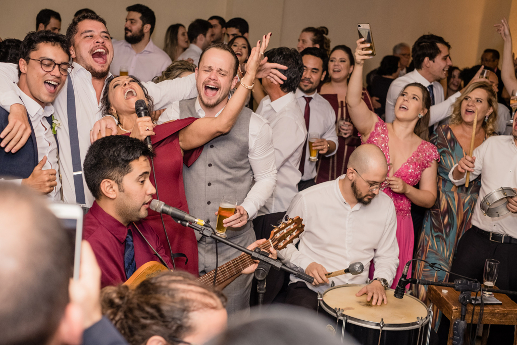 Virna e Gabriel Casamento em Brasilia Vestido de noiva à distância Helen Salles