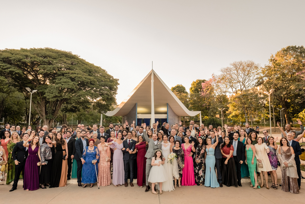 Virna e Gabriel Casamento em Brasilia Vestido de noiva à distância Helen Salles