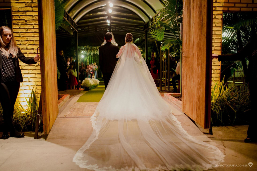 Aline e Guilherme | Casamento clássico com toque oriental