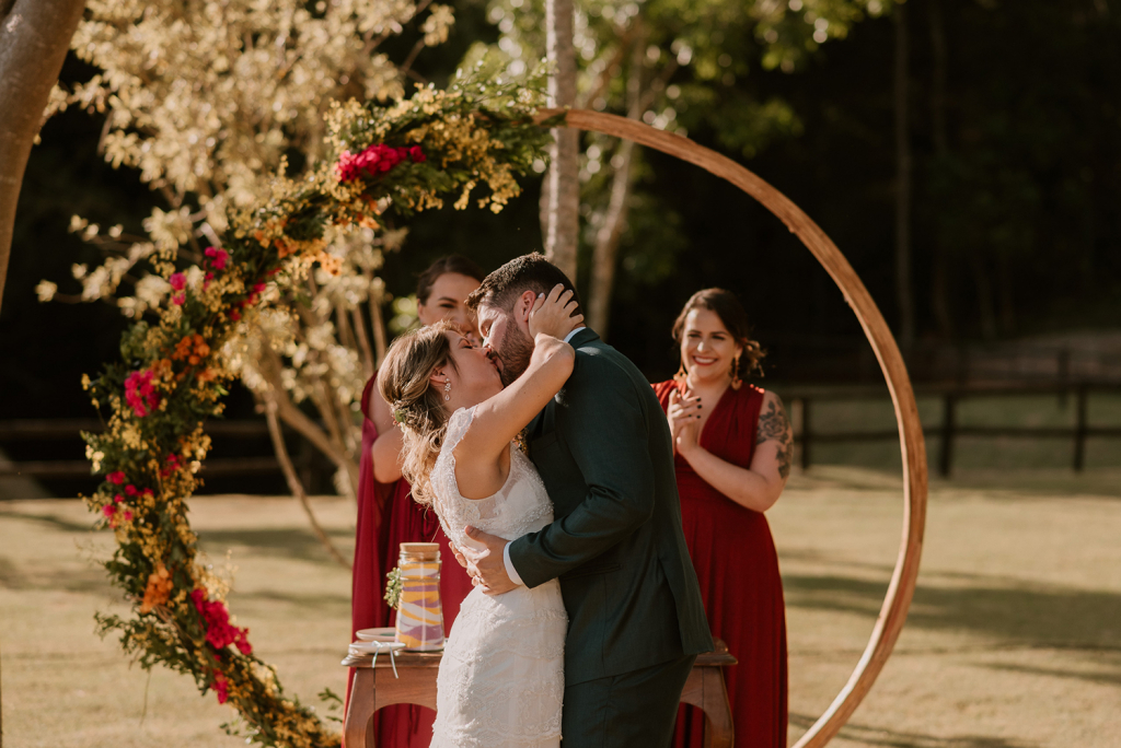 Marina e Murylo | Casamento romântico ao ar livre, por Seiva Fotografia