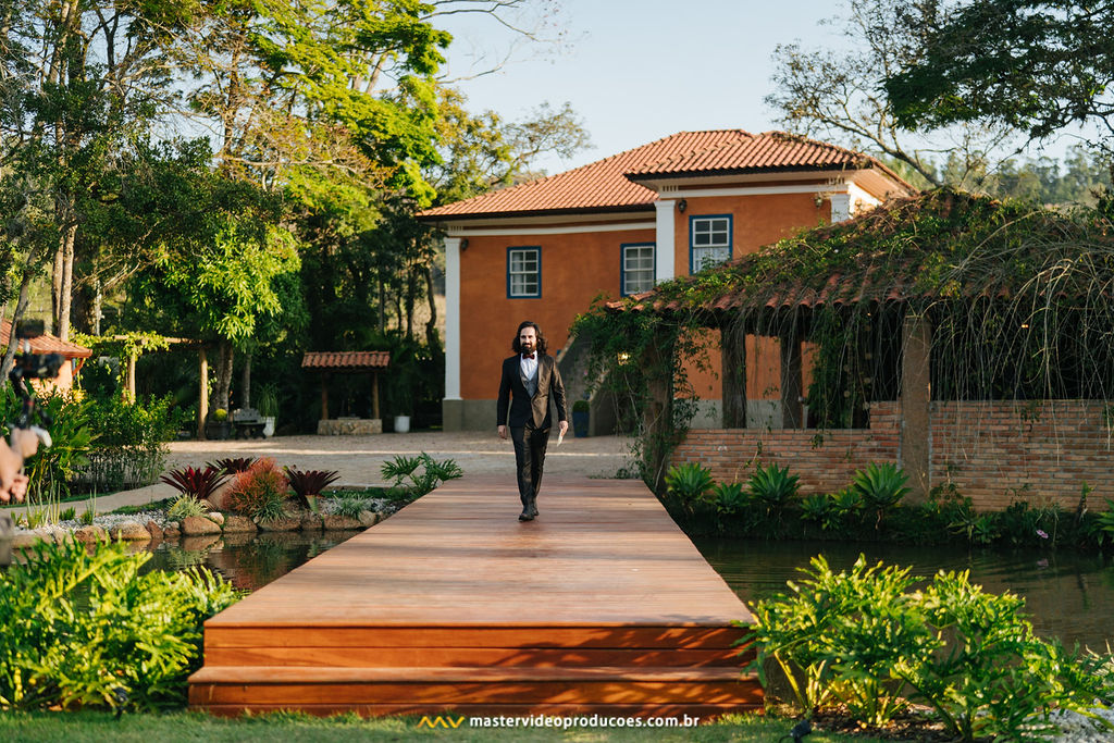 Becky e Regis | Casamento de conto de fadas na Fazenda Dona Inês com decoração Flor Brasileira