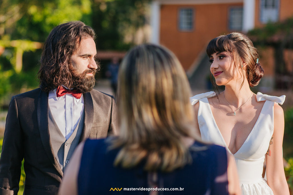 Becky e Regis | Casamento de conto de fadas na Fazenda Dona Inês com decoração Flor Brasileira