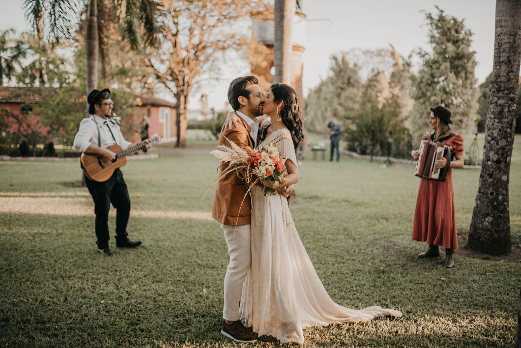 Editorial US | Casamento a dois na fazenda com decoração da Flor Brasileira