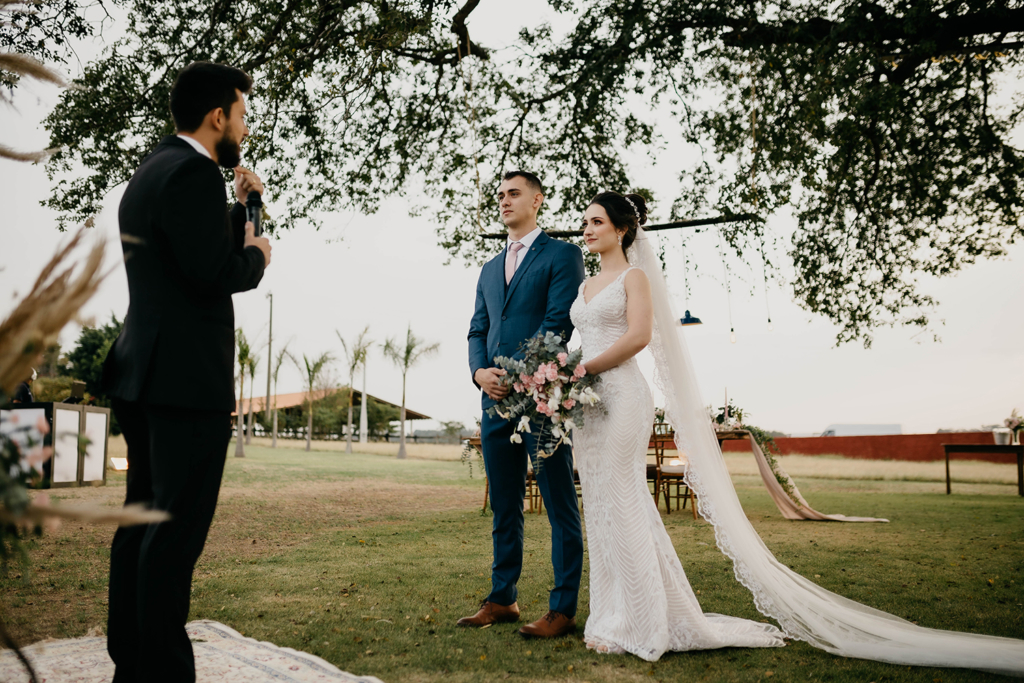 Tatiana e Gabriel | Elopement wedding na fazenda por Emmanuel Nogueira