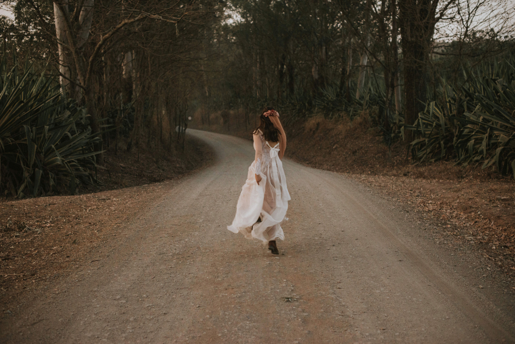 Ana e Davi | Casamento leve e divertido na fazenda com vestido de noiva Helen Salles