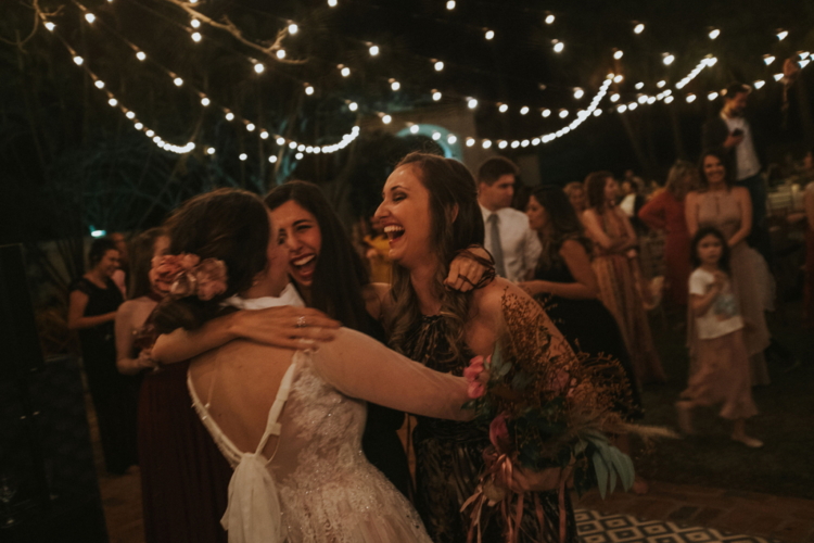 Ana e Davi | Casamento leve e divertido na fazenda com vestido de noiva Helen Salles