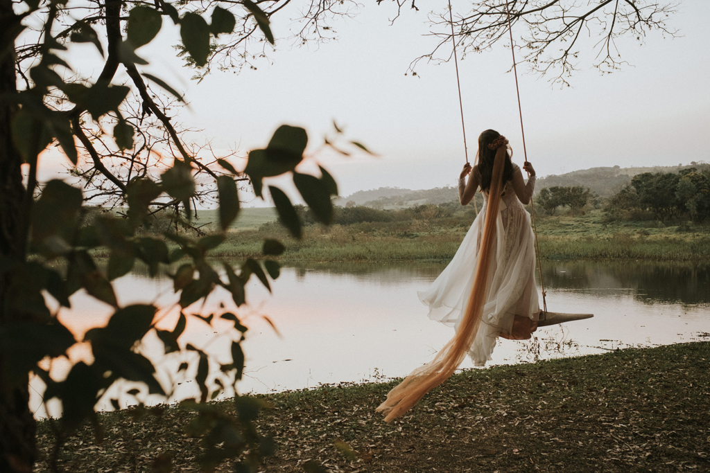 Ana e Davi | Casamento leve e divertido na fazenda com vestido de noiva Helen Salles