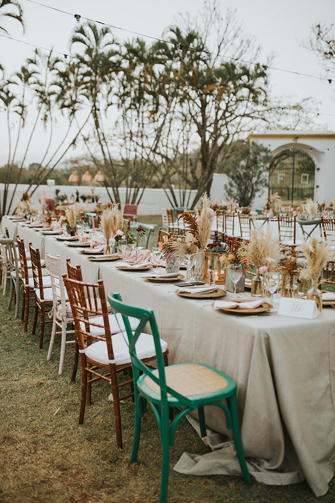 Ana e Davi | Casamento leve e divertido na fazenda com vestido de noiva Helen Salles