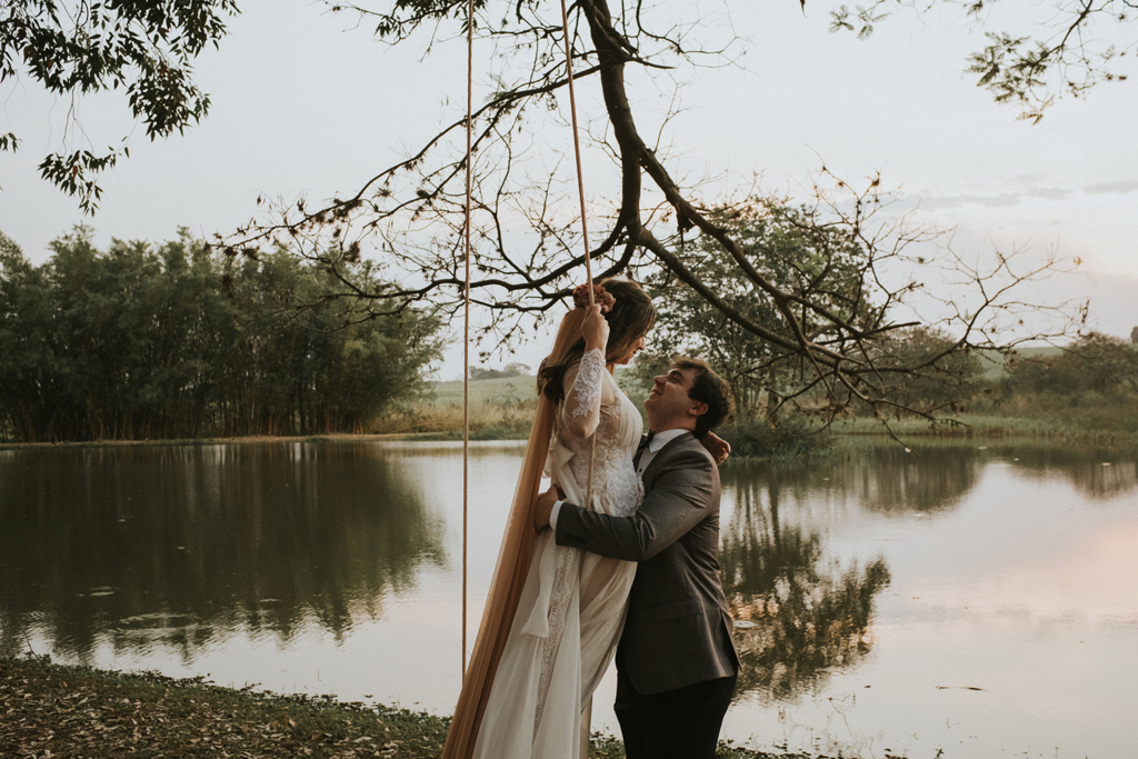 Ana e Davi | Casamento leve e divertido na fazenda com vestido de noiva Helen Salles