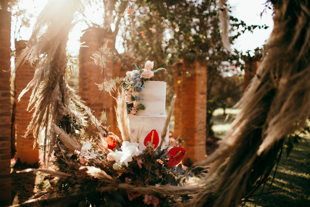 Amanda e Bruno | Elopement wedding boho ao ar livre com decoração de Emmanuel Nogueira