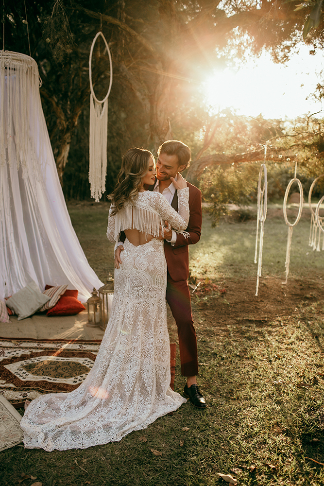 Amanda e Bruno | Elopement wedding boho ao ar livre com decoração de Emmanuel Nogueira