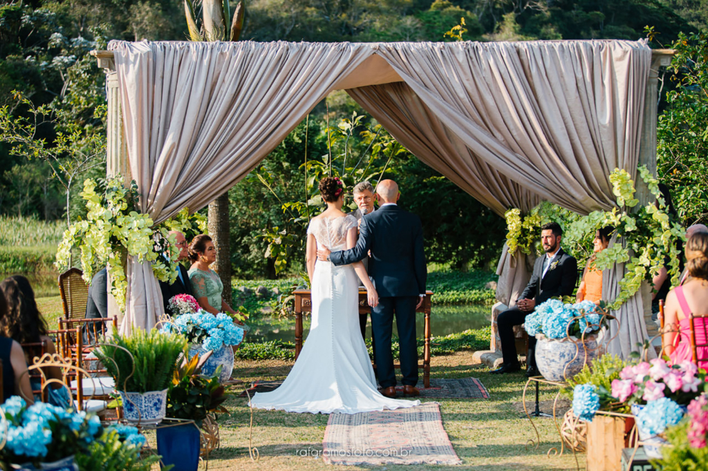 Poliana e Serhat | Casamento com clima acolhedor, por Rafa Ramos