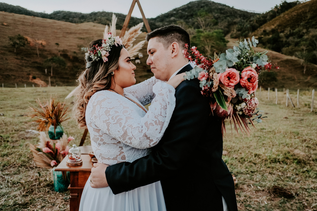 Julia e Afonso | Celebrando em par: casamento na fazenda