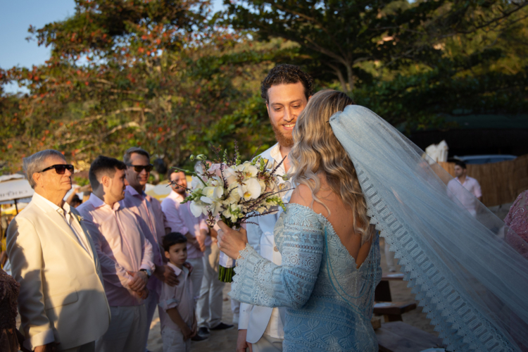 Noelle e Rodrigo | Casamento pé na areia em Ilhabela