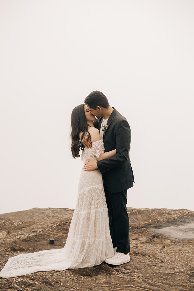 Deb e Leo | Elopement Wedding na Pedra do Baú por Eu Caso Vocês