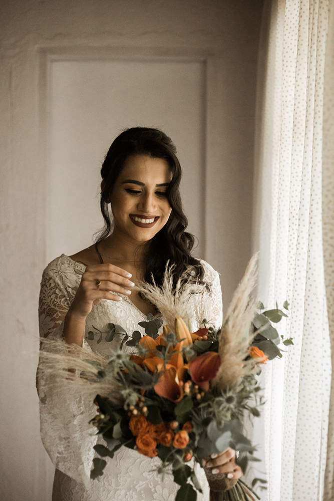 Bianca e Lucas | Casamento boho com paleta coral por Flor Brasileira