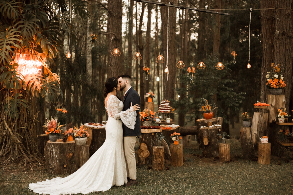 Bianca e Lucas | Casamento boho com paleta coral por Flor Brasileira