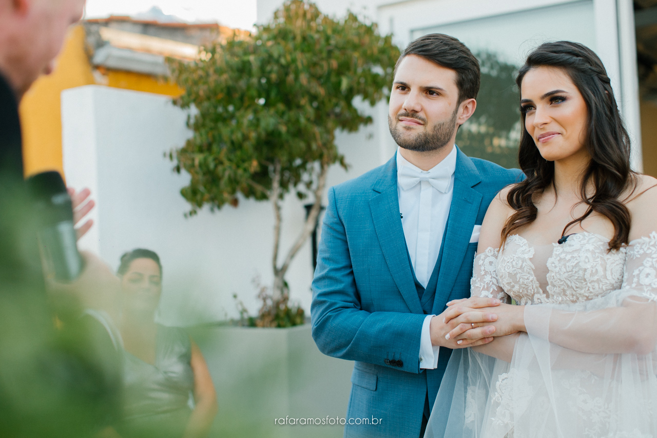 Scarlet e Vinicius | Micro wedding clean, romântico e apaixonado, por Rafa Ramos