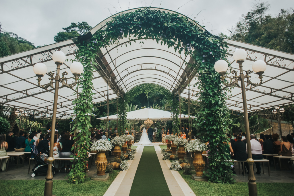 Julia e Victor | Fé e amor: casamento no Espaço Ravena Garden