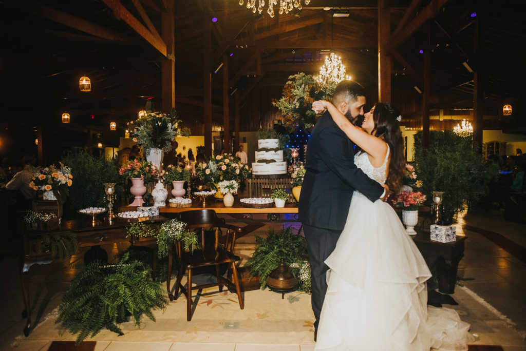 Julia e Victor | Fé e amor: casamento no Espaço Ravena Garden