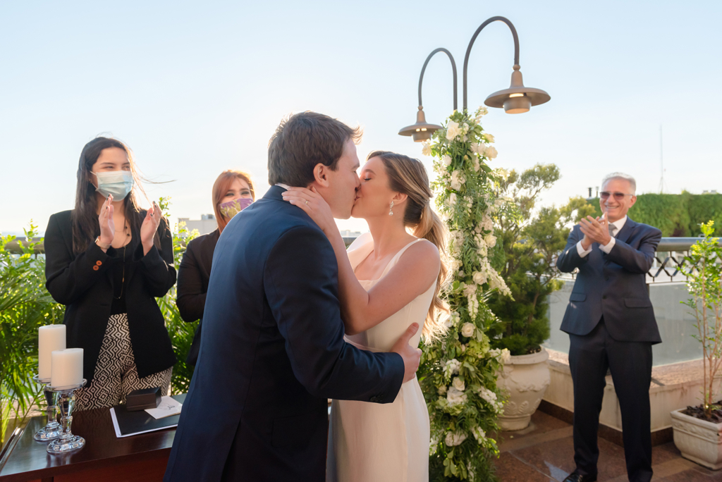 Livia e Leandro | Casamento civil em grande estilo, por Marina Maeda